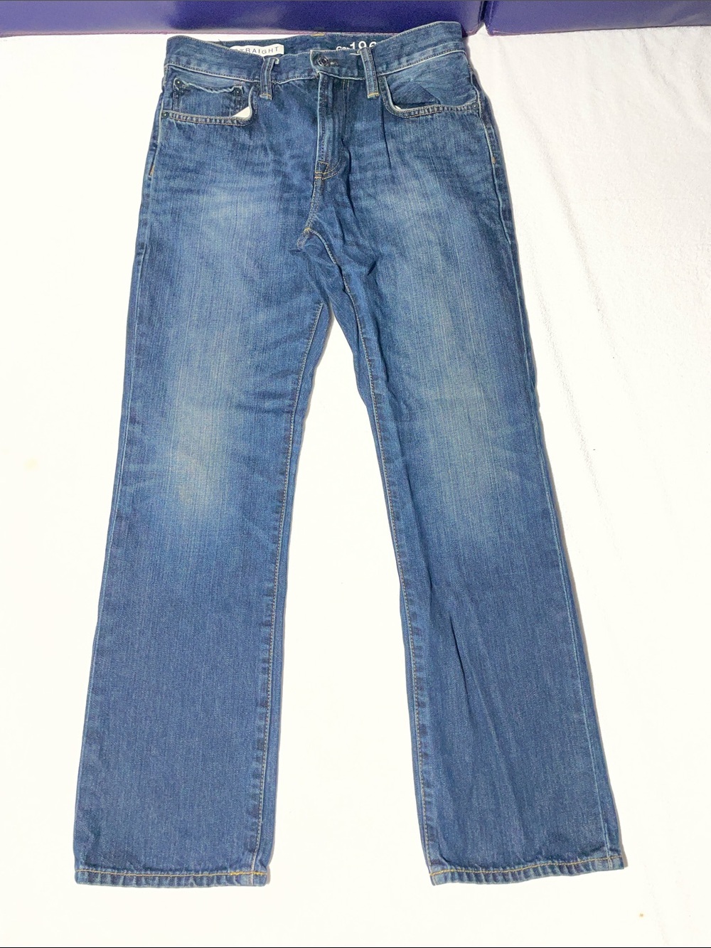 GAP Men's Straight Jeans in Medium Blue